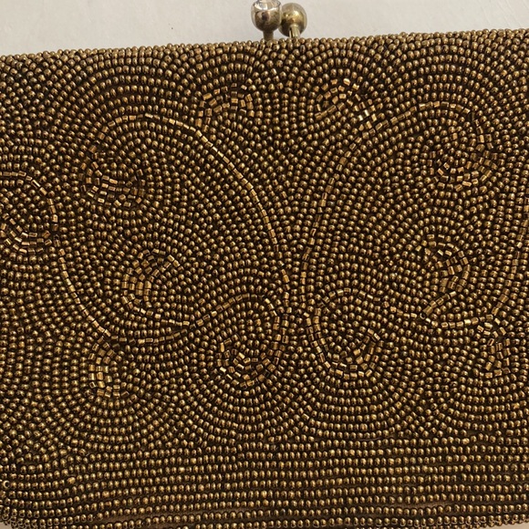 Vintage bags by Debbie made in Japan gold tone beaded clutch with kiss lock - Picture 3 of 10